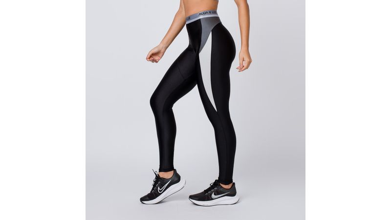 Calça legging preta com elástico personalizado, recorte lateral e pala nas  costas