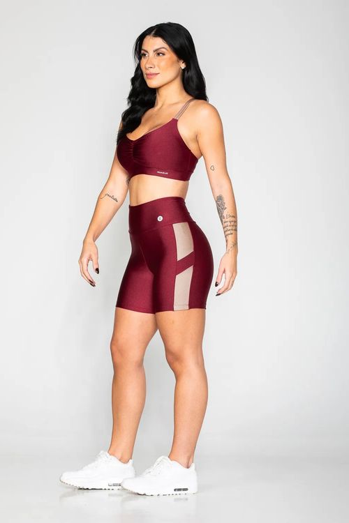 Conjunto de short poliamida vermelho cereja com detalhe nude