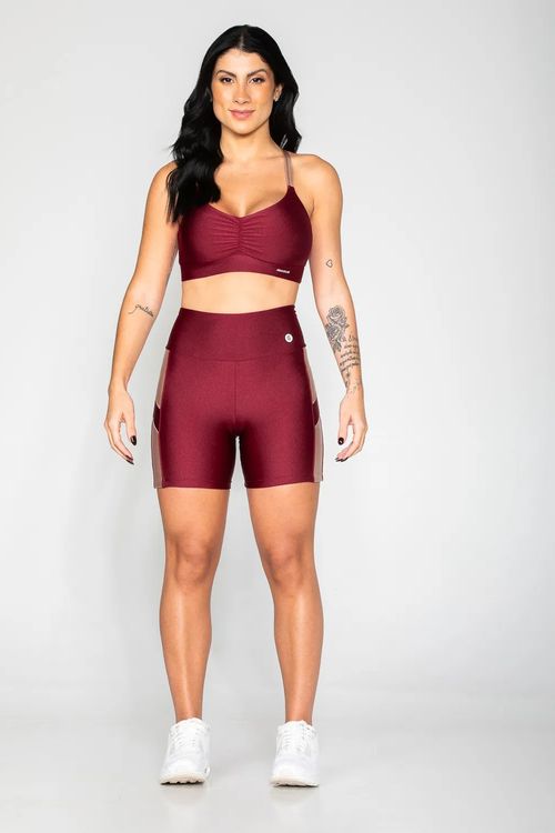 Conjunto de short poliamida vermelho cereja com detalhe nude