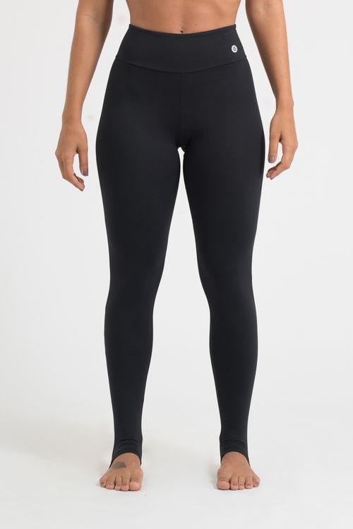 Calça legging poliamida confort preta básica de pezinho