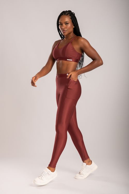 Conjunto poliamida marsala com bolso e detalhe de elástico