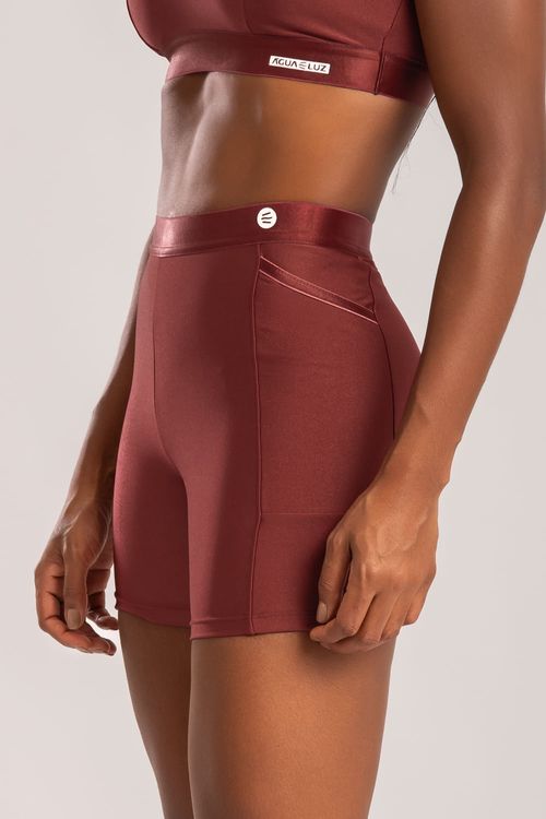 Short poliamida marsala com bolso e detalhe de elástico