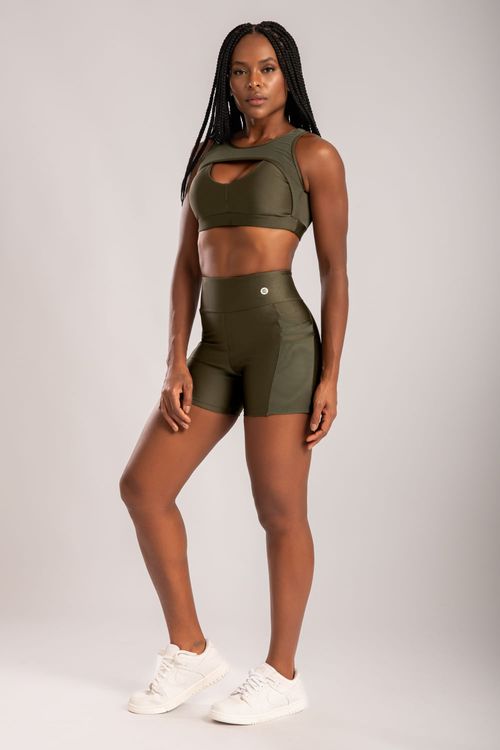 Conjunto de short poliamida verde escuro com bolso triplo de tule