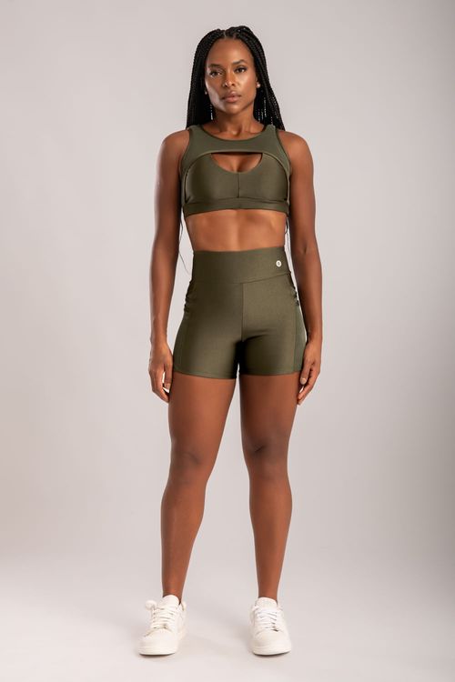 Conjunto de short poliamida verde escuro com bolso triplo de tule
